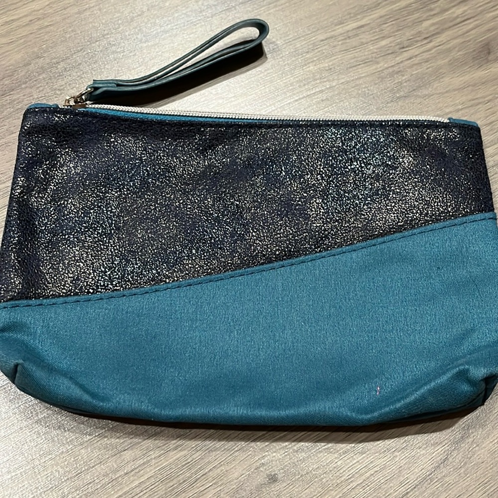 Ipsy, EUC Small Makeup Bag Preloved